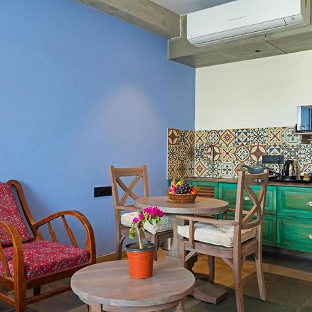 Bougainvilla Apartment Surat Exterior photo